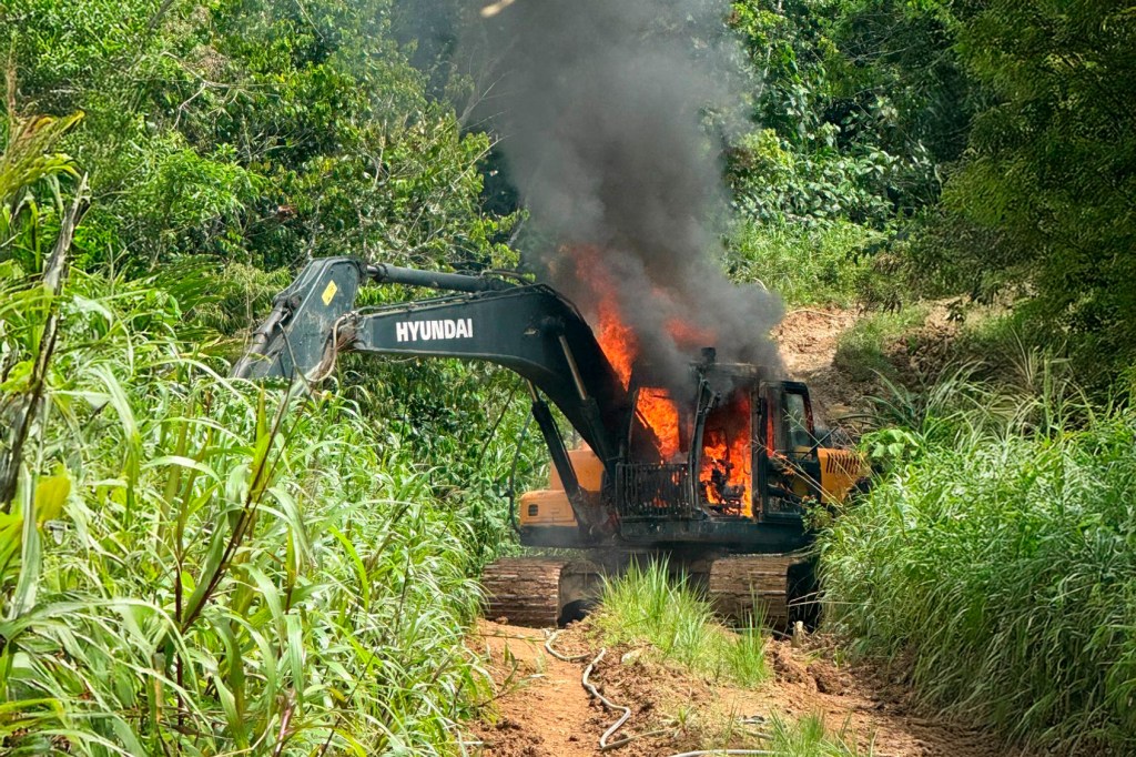 Gualaquiza: Ejército ejecutó operativo contra la minería&nbsp;ilegal