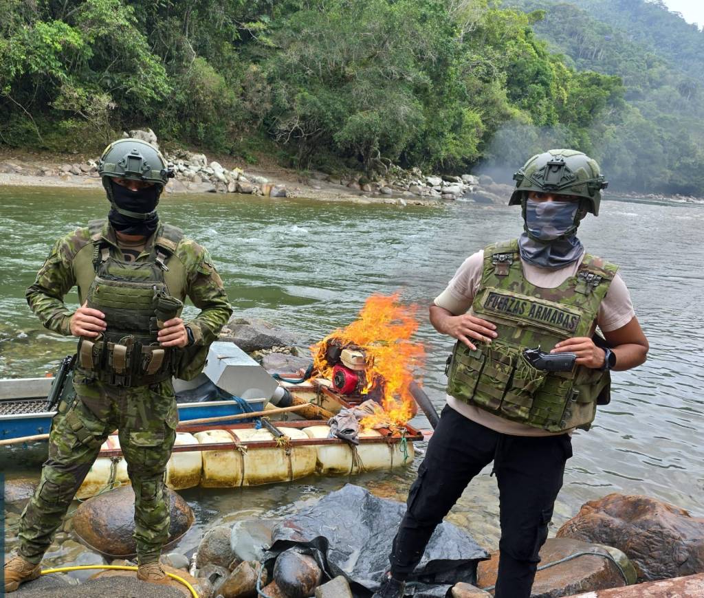 Gualaquiza: Operativo contra la minería ilegal en&nbsp;Bomboiza