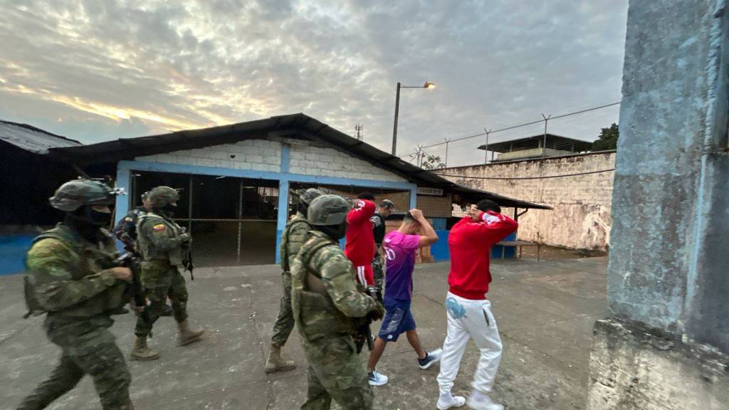 Macas: Ejército ecuatoriano cumplió con resguardo en el traslado de&nbsp;presos