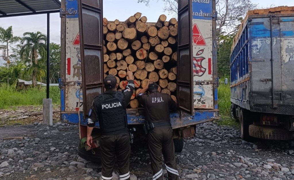 Morona Santiago: Vehículo detenido por tráfico ilegal de&nbsp;madera