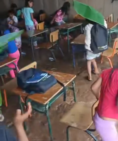 Taisha: escuela en la selva, llena de agua y&nbsp;lodo