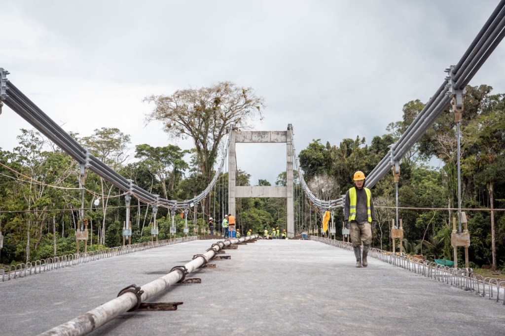 Taisha Puente sobre el río Macuma registra avance de 87,99%