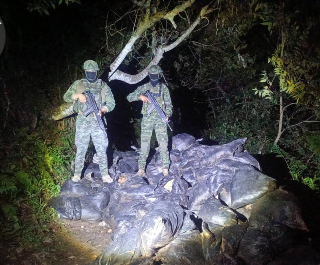 Gualaquiza: Decomisan 600 sacos de yute con material&nbsp;aurífero