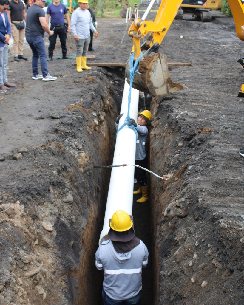 Macas: Inicia obra clave de alcantarillado en el barrio El Naranjal