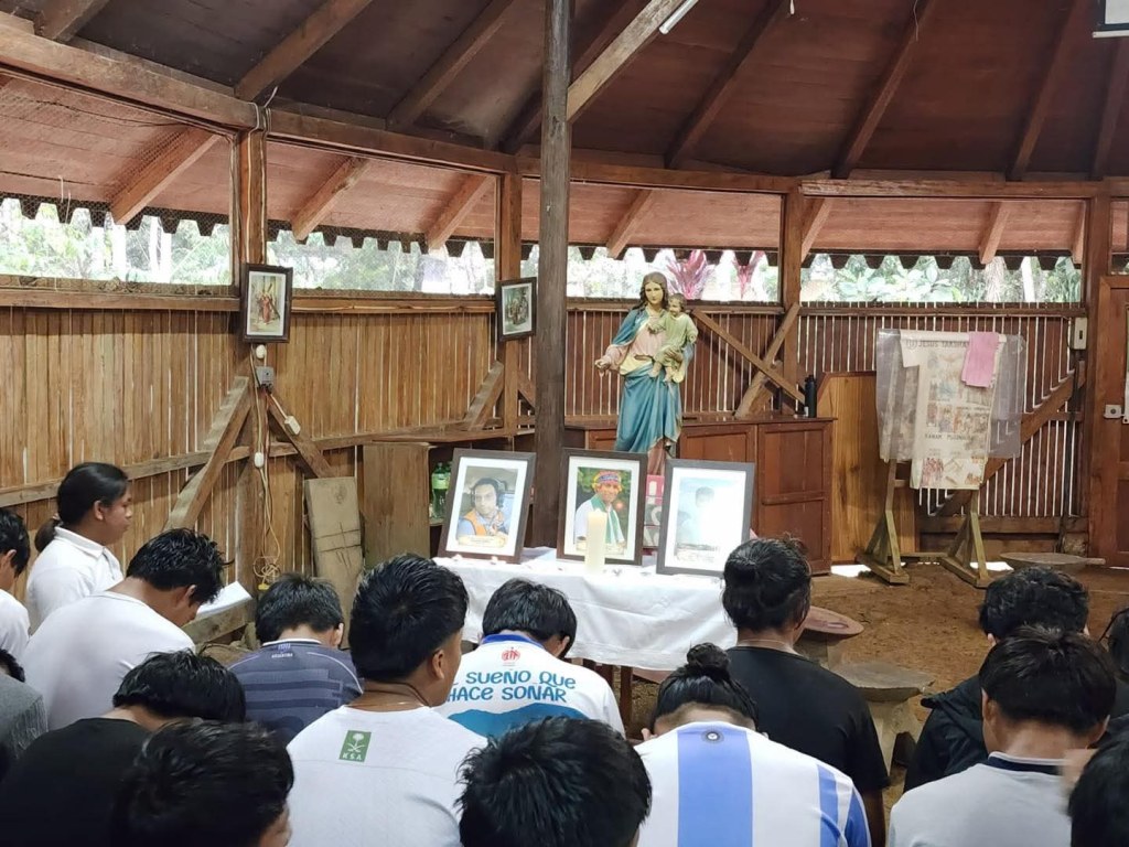 Macas y Wasakentsa rinden homenaje a las víctimas de la tragedia aérea en Wichim