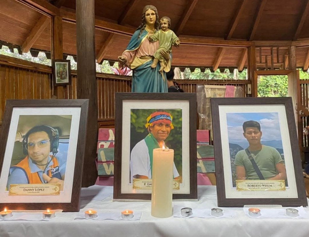 Macas y Wasakentsa rinden homenaje a las víctimas de la tragedia aérea en&nbsp;Wichim