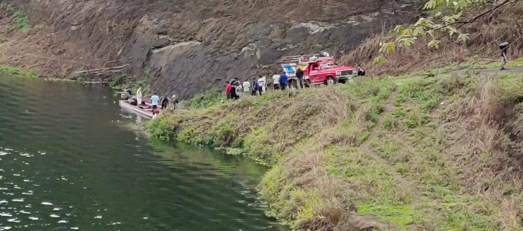 Tragedia en viaje estudiantil: Canoa fracasa en la represa Río Grande,&nbsp;Chone