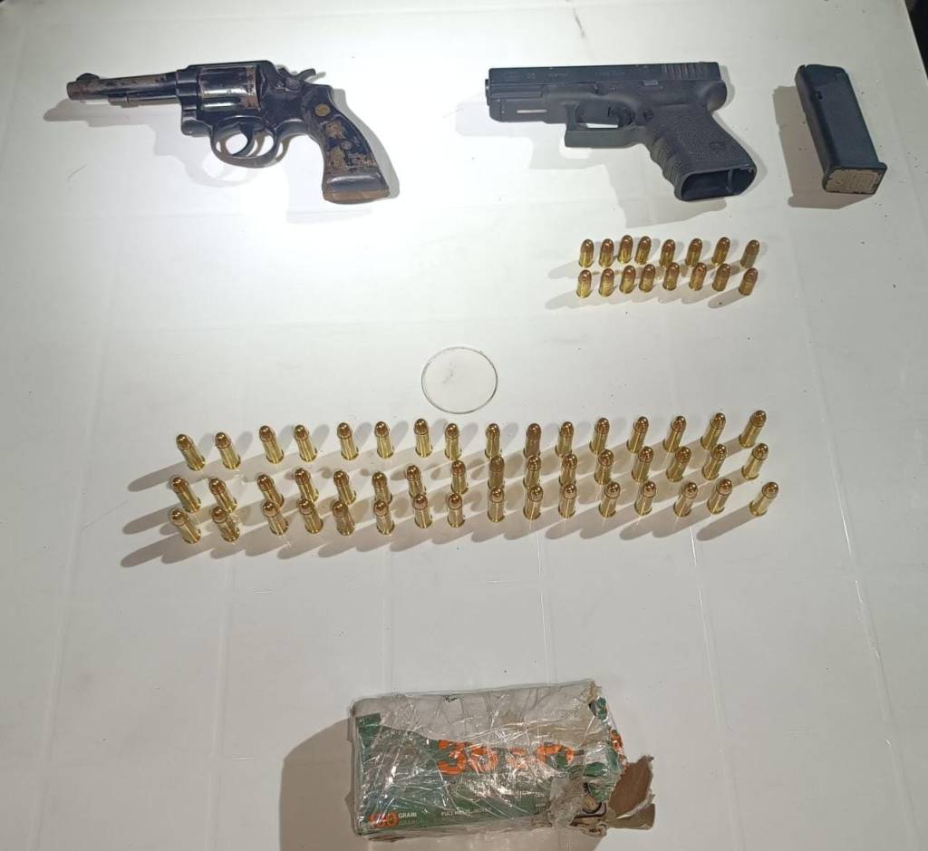 Joven aprehendido en Sevilla Don Bosco portando dos armas de fuego