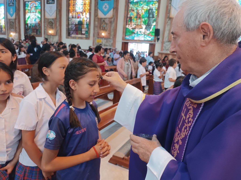 Macas: Cientos de fieles recibieron la ceniza, en el inicio de la&nbsp;Cuaresma