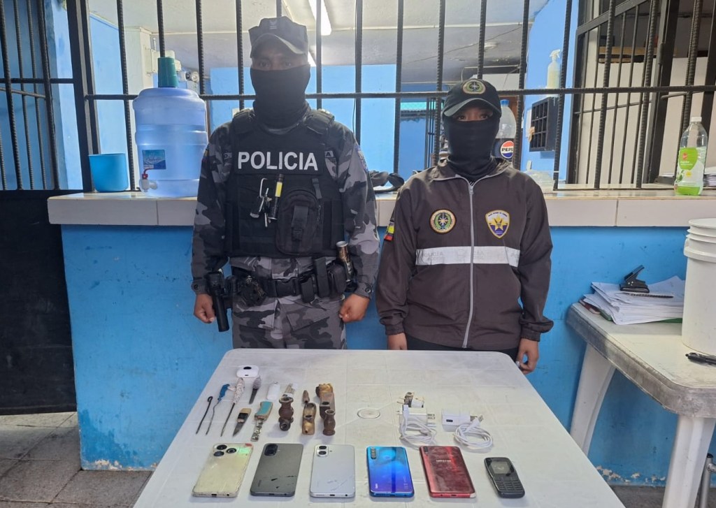 Siguen apareciendo pipas y celulares en la cárcel de&nbsp;Macas