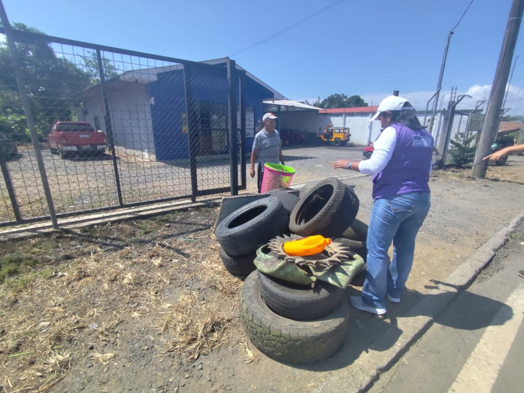 Más de 300 personas participan en minga contra el dengue en Sucúa