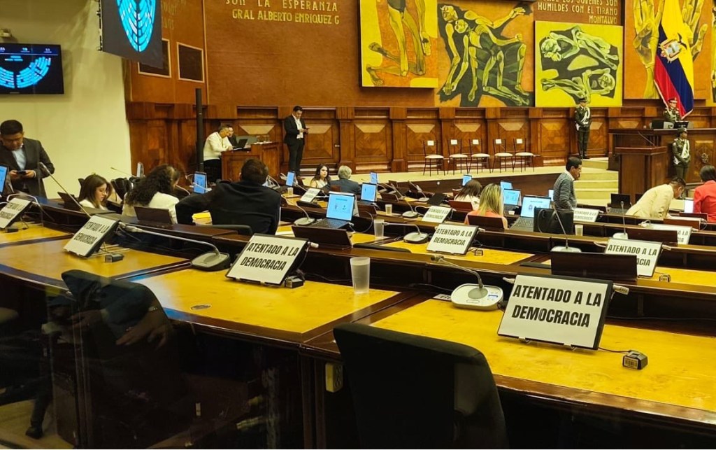 Bancada de la Revolución Ciudadana abandonó el pleno de la Asamblea durante posesión de&nbsp;Caicedo