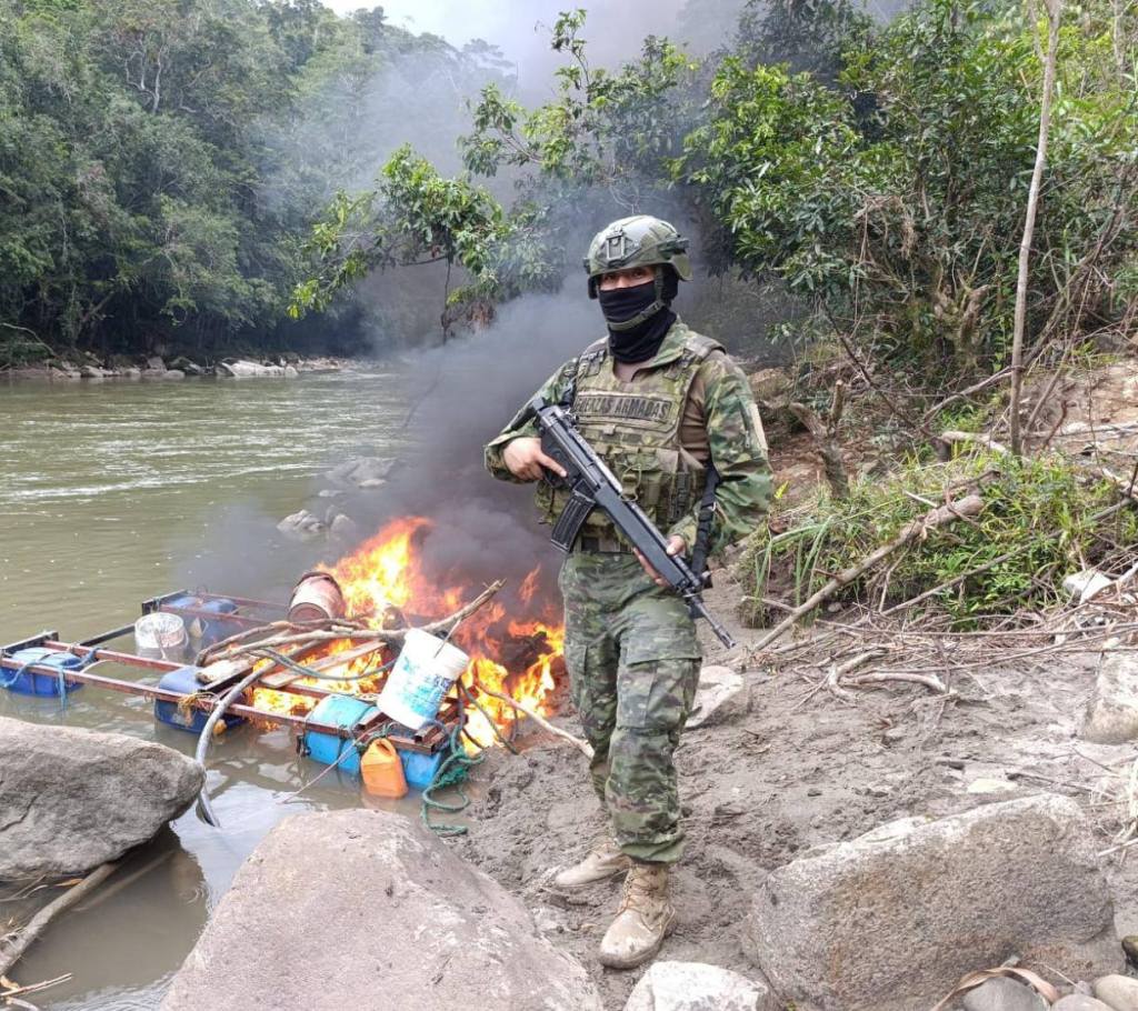 Operativo militar contra minería ilegal deja decomisos en&nbsp;Gualaquiza