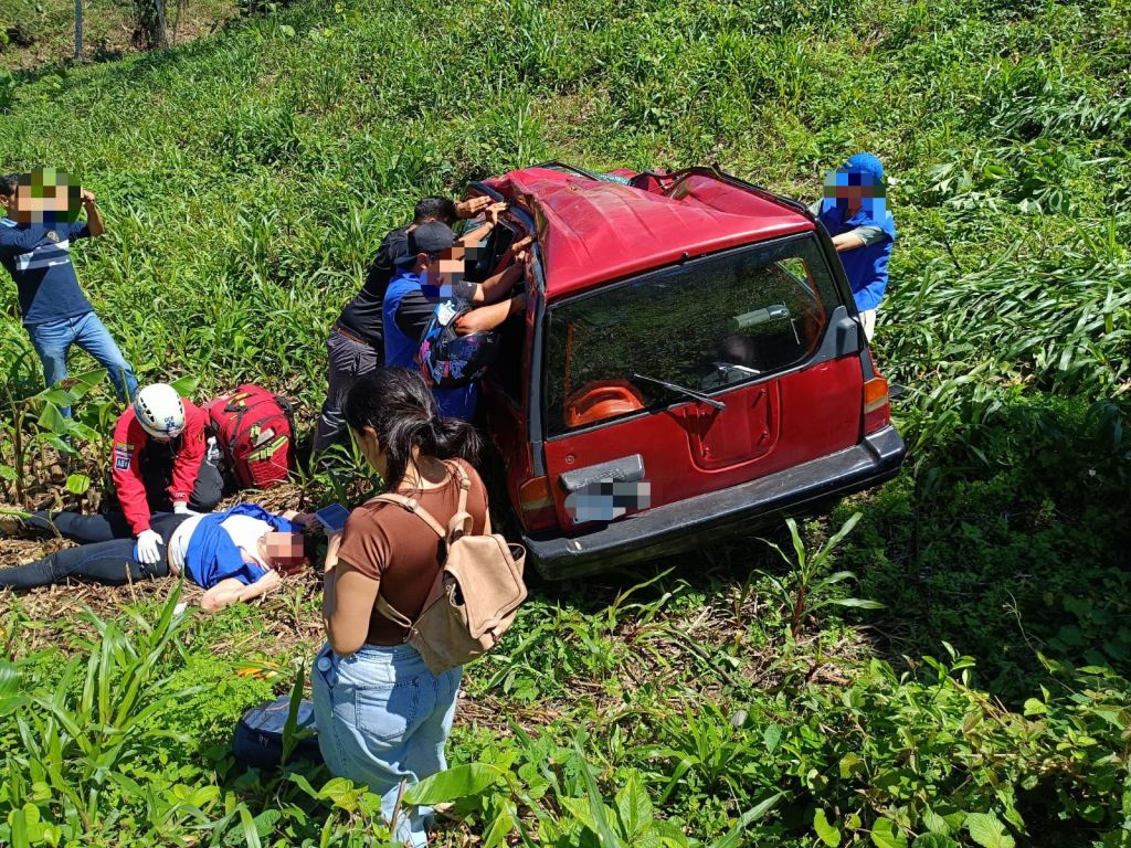 Morona  Tres personas heridas en accidente de tránsito en el sector del Quílamo