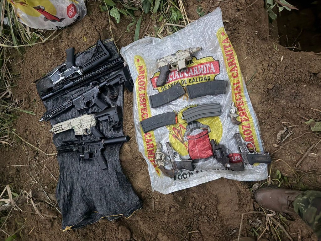 Fosas con cadáveres, armas y droga: el resultado de una intervención militar en La&nbsp;Troncal