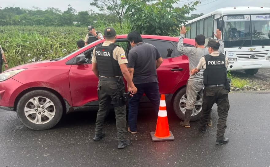 Operativos en Palora dejan dos vehículos retenidos y un conductor aprehendido sin&nbsp;licencia