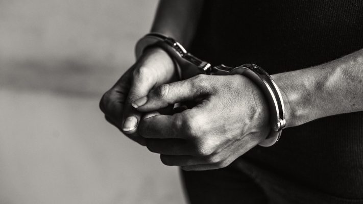Riobamba: Sentencian a más de 3 años de cárcel a hombre acusado de tráfico de drogas