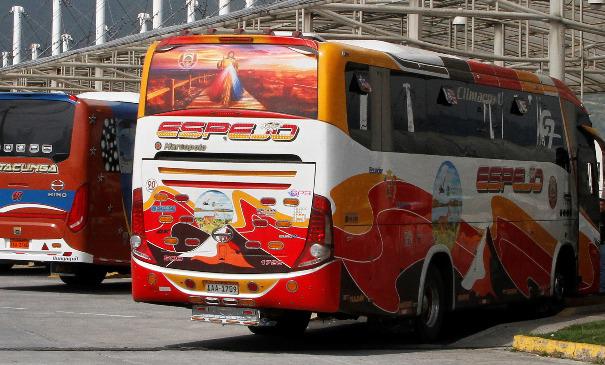 Buses mantienen sus operaciones tras suspensión del paro anunciado por Fenacotip