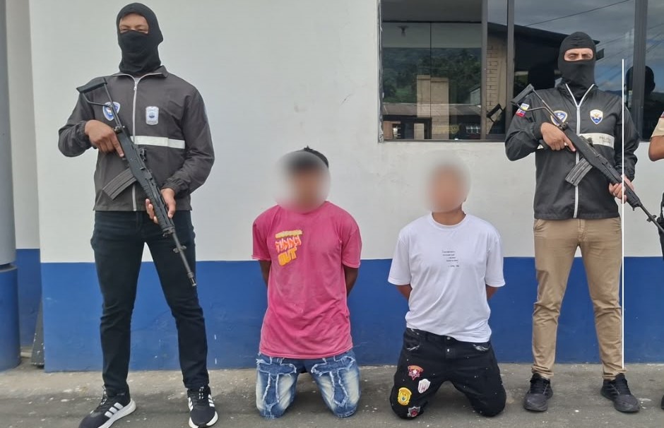 Dos jóvenes fueron aprehendidos en Macas con más de 1.900 dosis de droga