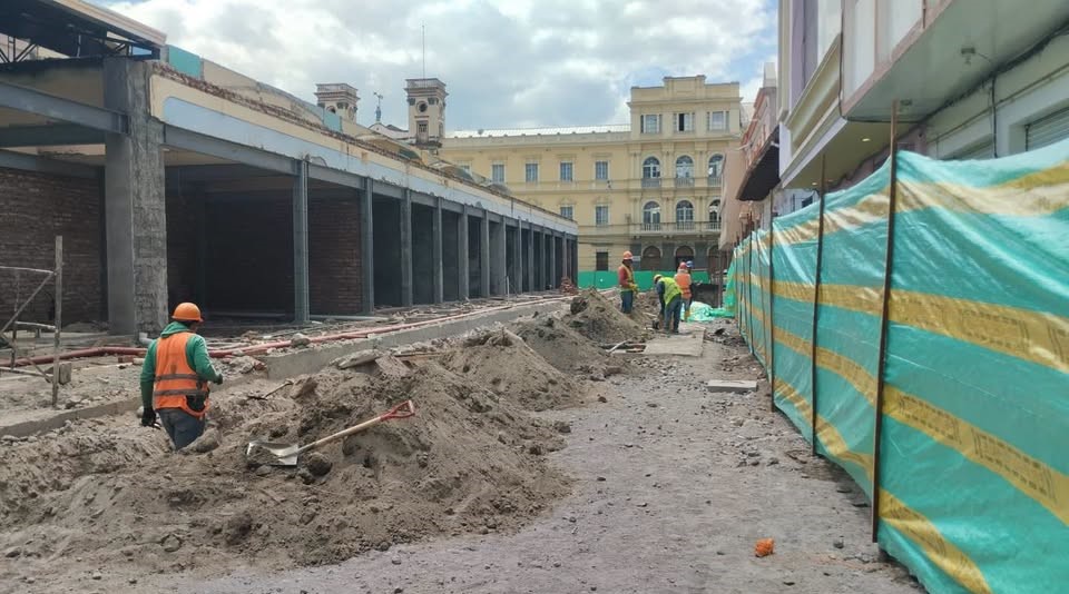 Riobamba: Reconstrucción del mercado La Merced alcanza el 54 % de avance
